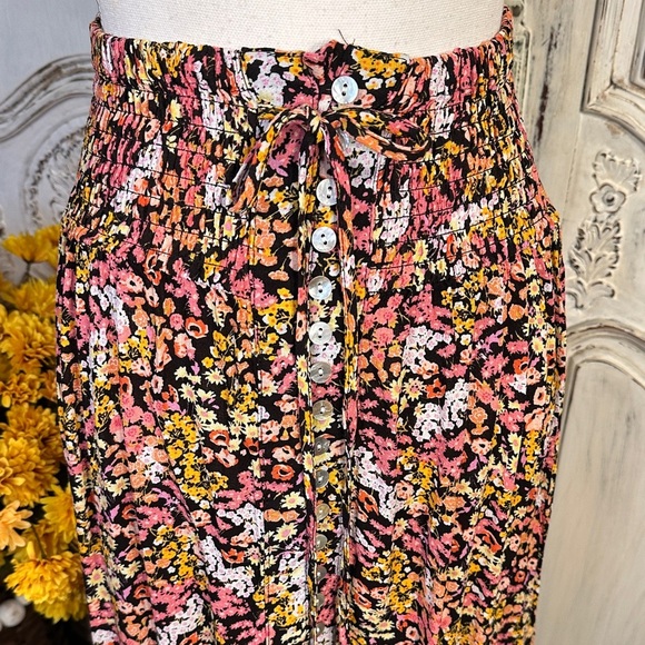 Rose & Thyme Ditsy Floral Maxi Dress/Skirt  with Tassel + Abalone Button Detail - Picture 2 of 8